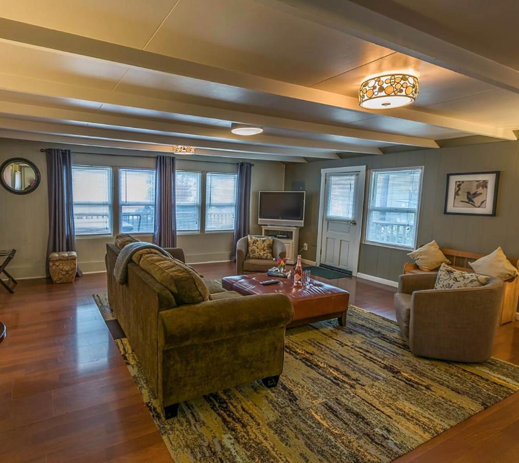 Inn At Cove 3*